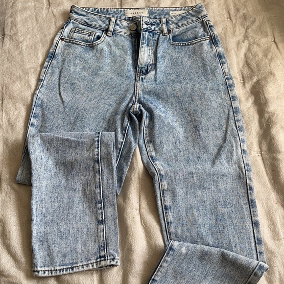 PacSun Mom style jeans light wash- size 25 - Picture 2 of 5